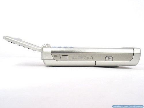 Sony Ericsson P990i -  