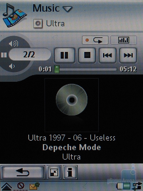 Sony Ericsson P990i -   