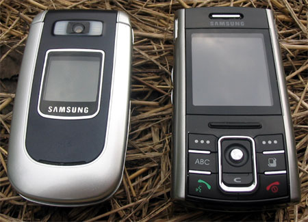 Samsung D720 ()  Samsung D730 ()   