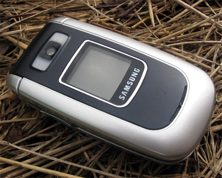 Samsung D730   