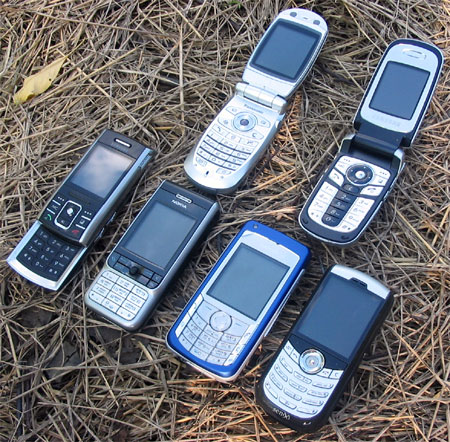  : Samsung D720, Nokia 3230, Nokia 6681, RoverPC Sendo X1,   Samsung D730  Panasonic X700   