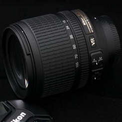 Nikon 18-105mm f/3.5-5.6G ED VR AF-S DX Nikkor -  2