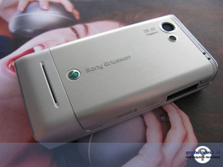 Sony Ericsson T715