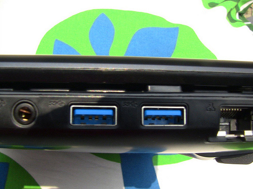 ASUS Eee PC 1215 -    USB 3.0