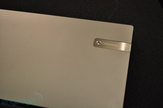  Gateway LT2203   Acer Aspire One 521 (11
 + )