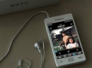Meizu M9    Apple iPhone 4