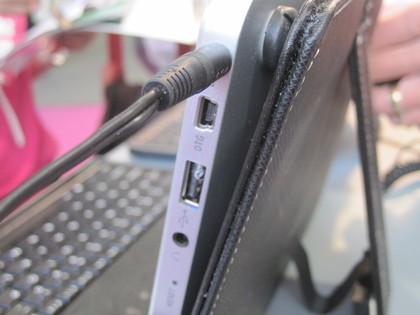 IFA 2010:    Android-  Elonex