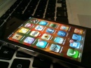  :  iPhone 4   ,   