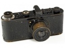    Leica   1,9 . $