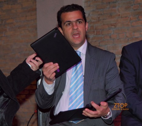 Lenovo    ThinkPad Tablet.      