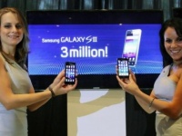 Samsung Galaxy S 2:   3 . 