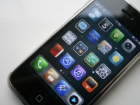 : iPhone 5    iPhone 4