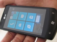 LG   LG E906  Windows Phone 7 Mango