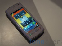    Nokia 600