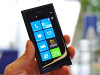     Nokia Lumia 800