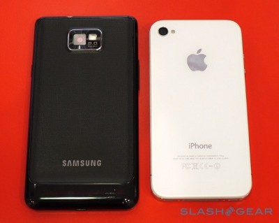 Samsung Galaxy S II  iPhone 4