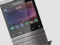   Blackberry Porsche P9981    