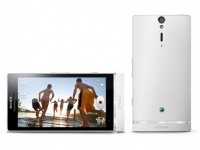 Sony Xperia S    4,3- HD-