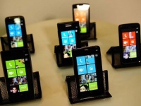 HTC Radiant  Samsung Mandel    Windows Phone