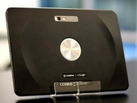 Apple      Galaxy Tab  