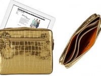    : Marc Jacobs  Apple