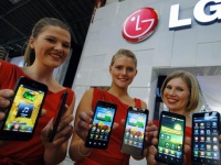 LG    Android- LG P700  P880