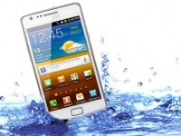 Samsung Galaxy S III  Apple iPhone 5   