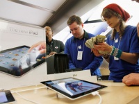  Apple Store    18 iPad  