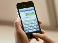      iPhone 4  Nokia 1616