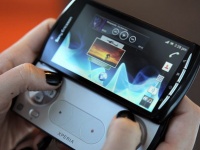- Android 4.0 ICS  Sony Ericsson Xperia Play