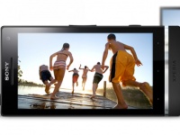 Sony Xperia S  Apple iPhone 4S:  (  )