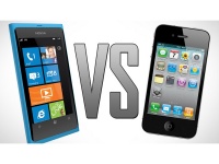 - iPhone 4S  Nokia Lumia 900