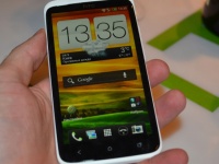 HTC One  :      