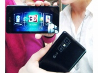    LG Optimus 3D Max