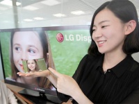   LG  5- Full HD LCD-