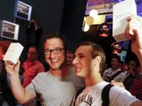  28     Samsung Galaxy S III