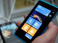 Nokia Lumia 900    Windows 8