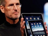  Apple  7- iPad   