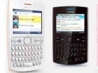   Nokia Asha 205      Facebook