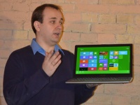      ASUS   Windows 8
