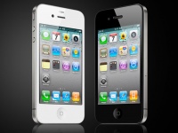  iPhone 4S      