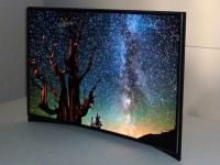 Apple      OLED-  LG