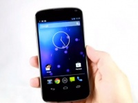  Google   Nexus 4