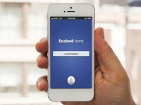    ,   Facebook Home     iPhone