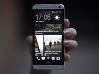   HTC One  