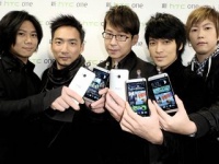   HTC One  