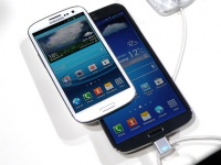   Samsung Galaxy S4 Mega