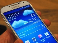 Reuters: Samsung   Galaxy S4  Snapdragon 800