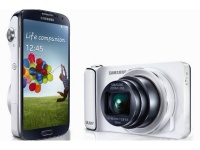 Samsung Galaxy S4 Zoom     