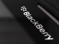 BlackBerry Z30      Qi